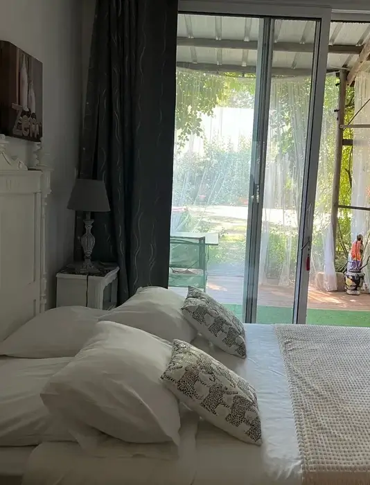 chambre rez de chaussée gite à louer Camargue vacances au soleil