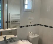 salle de bain pour ces chambres en location tout confort dans ce mas camarguais